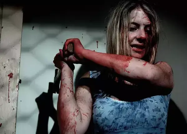 画面虐心内容压抑此片容易造成极度不适