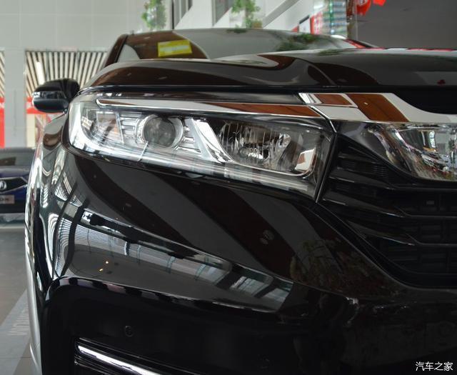 到店实拍2020款本田冠道黑色车身很帅气轴距2820mm配适时四驱