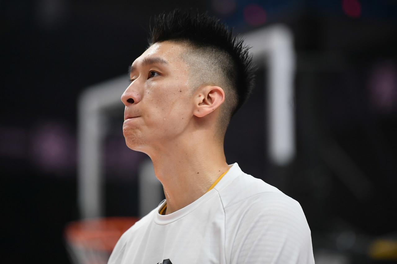 孙悦：首位登录NBA的中国后卫，因矛盾被雪藏两年，34岁上演王者归来_首钢_赛季_比赛
