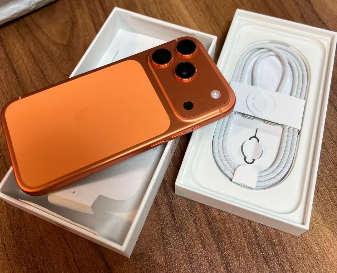 iPhone17 Pro用了一周,跟13Pro差别不大,八千多块花了个寂寞