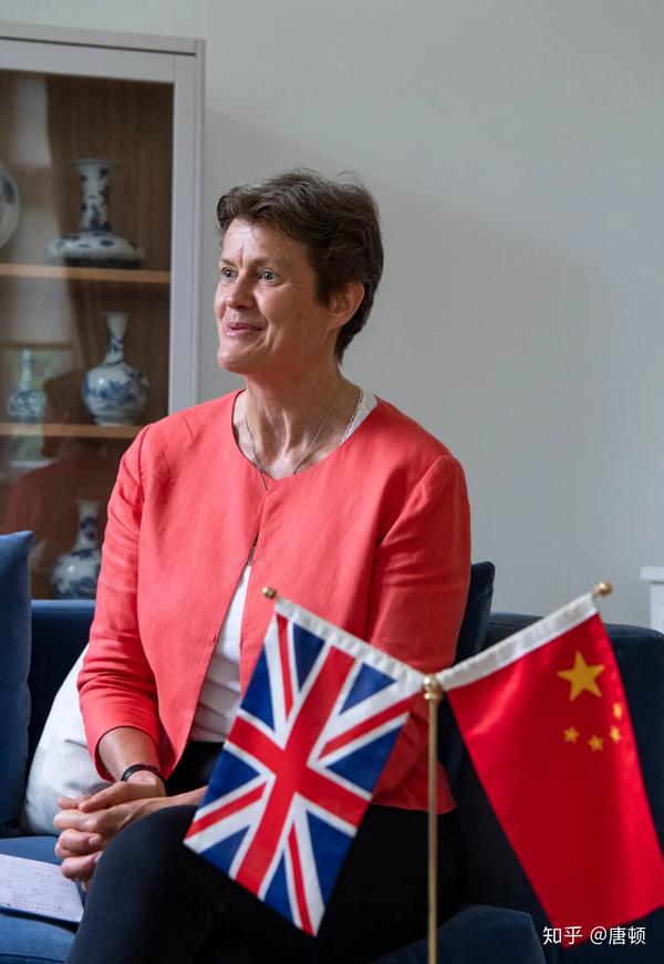 英国签证中心今天全面开放英国驻华大使吴百纳欢迎更多中国学生到英国