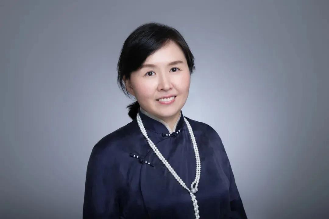 苏媛君诚学校执行校长苏媛拥有11年ib学校的一线教学管理经验.