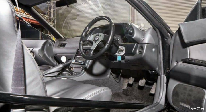 我的梦想之车全身碳纤维的街道版日产skylinegtrr32