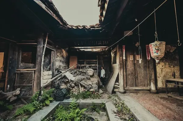 重返故地