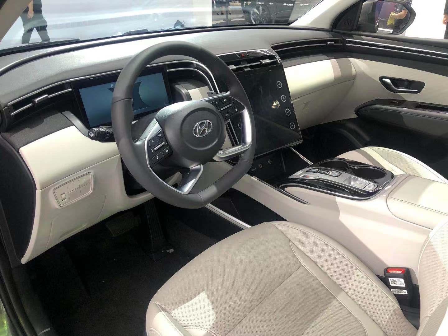 全新北京现代途胜l内饰首发双驾驶舱布局科技感十足