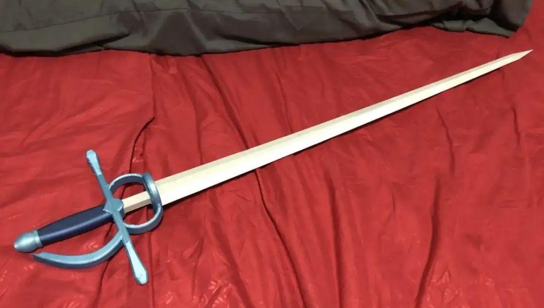 侧剑是一把伟大的文艺复兴时期的剑,有一个有趣的