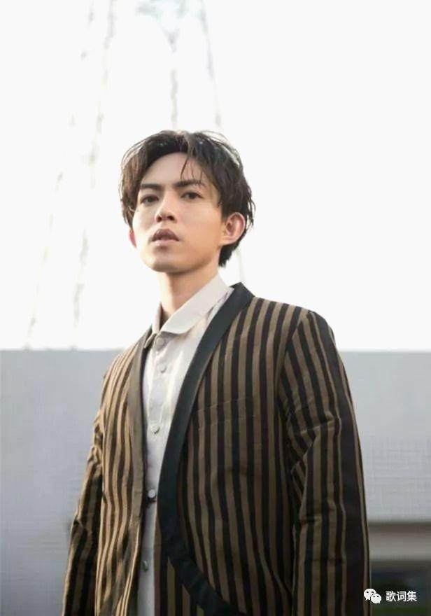 他是superstar后来说谎的作词人施人诚