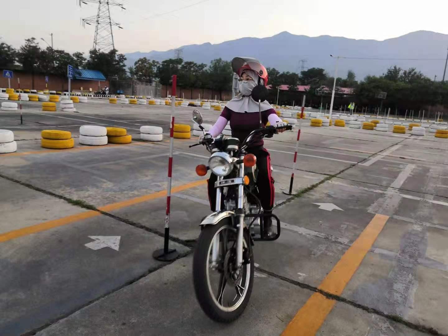 三轮摩托车驾驶技巧 | 重庆田野摩托车驾校