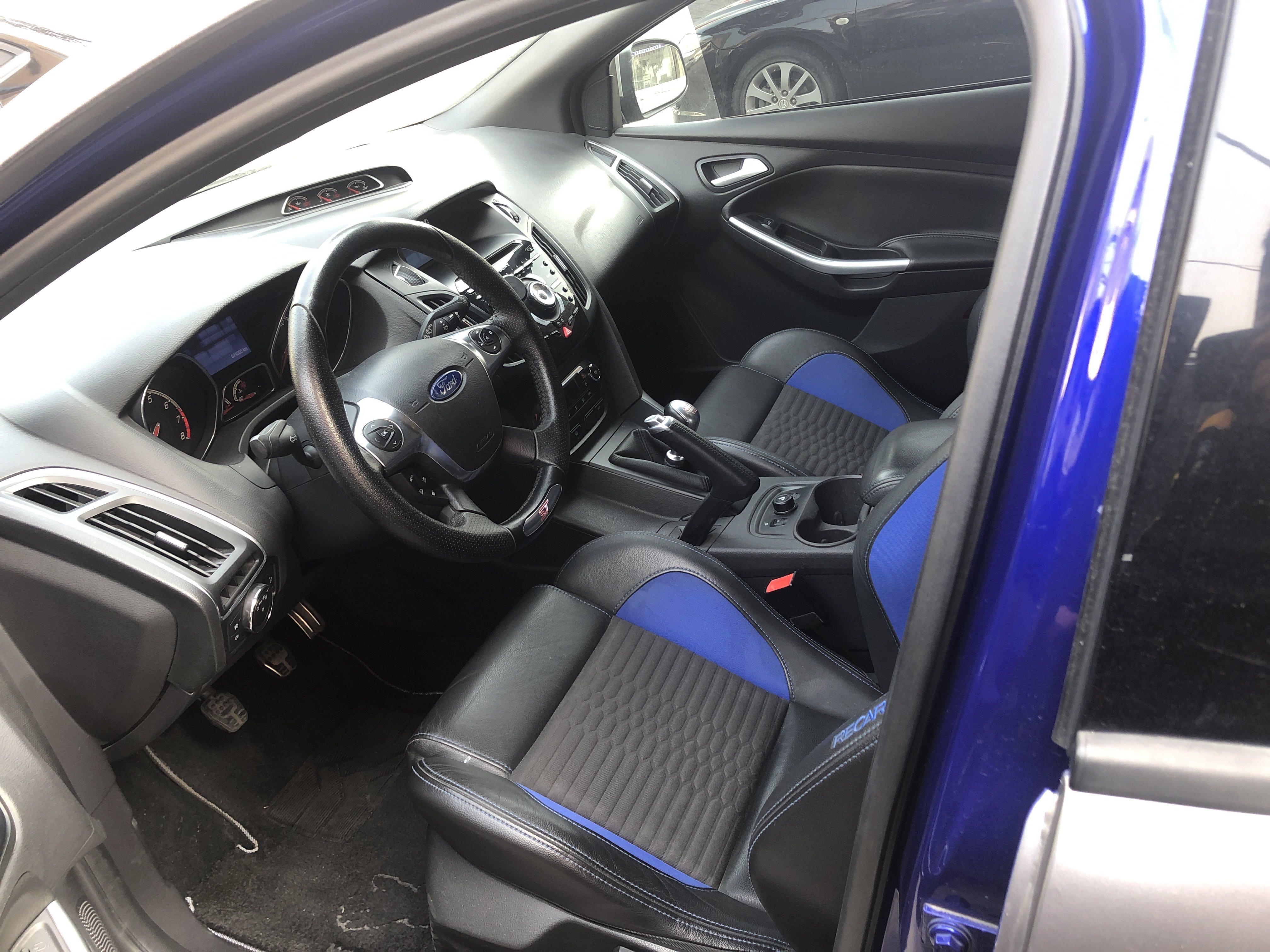 性能小钢炮你选谁花11万买辆二手的福克斯st拿来玩儿值吗