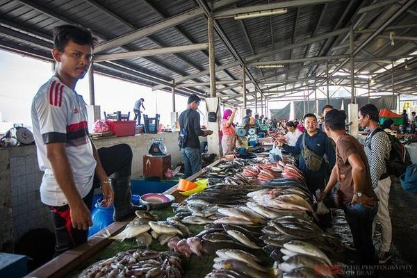 马来西亚沙巴，这里卖的海鲜最新鲜，价格比国内便宜6倍！ - 知乎