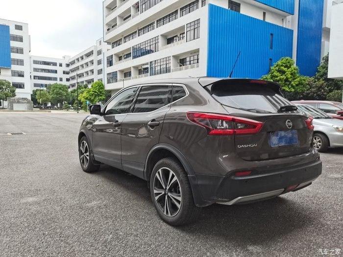 共挽鹿车开着逍客接老婆下班谈谈自己的用车感受