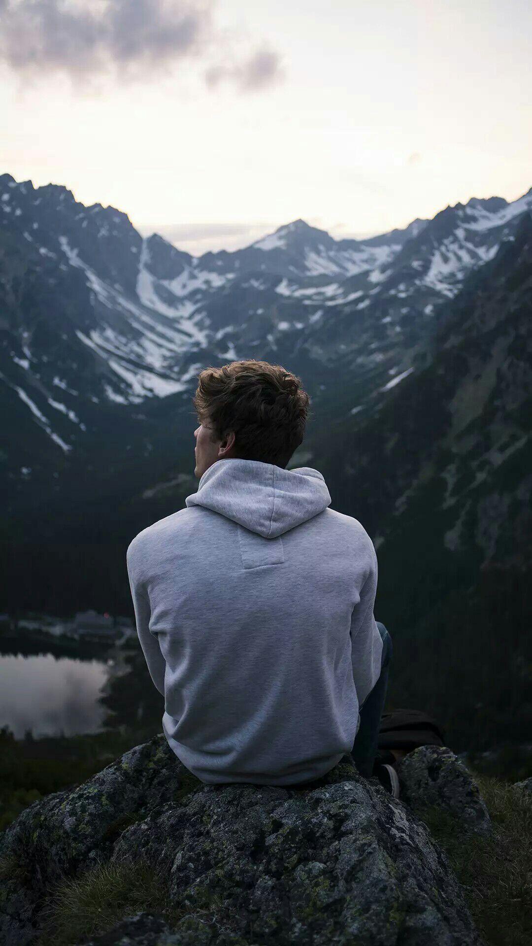 有没有那种背影的手机壁纸展现出很孤独但又很洒脱的样子