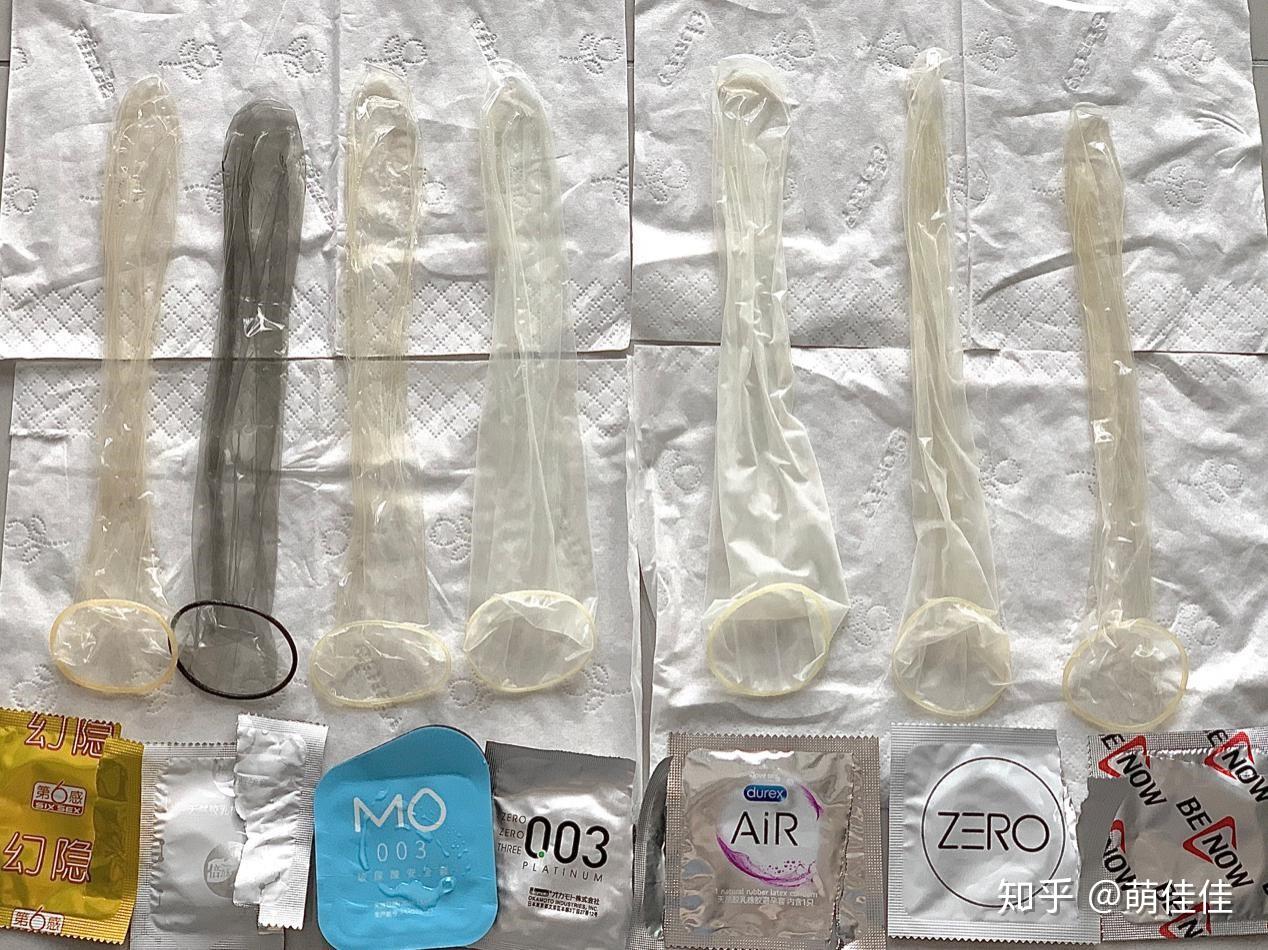 (此刻请脑补男性轻而易举地撕掉避孕套开口时的样子,难道不散发着浓浓