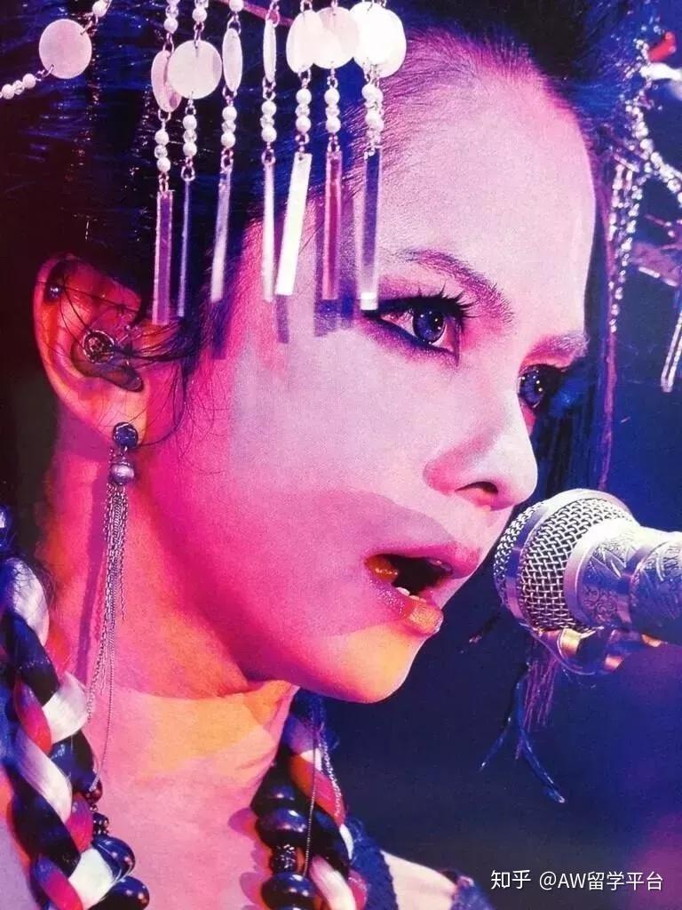 曾经,hyde经常被问到,最喜欢的女生是谁,他永远只有一个答案:大石惠.