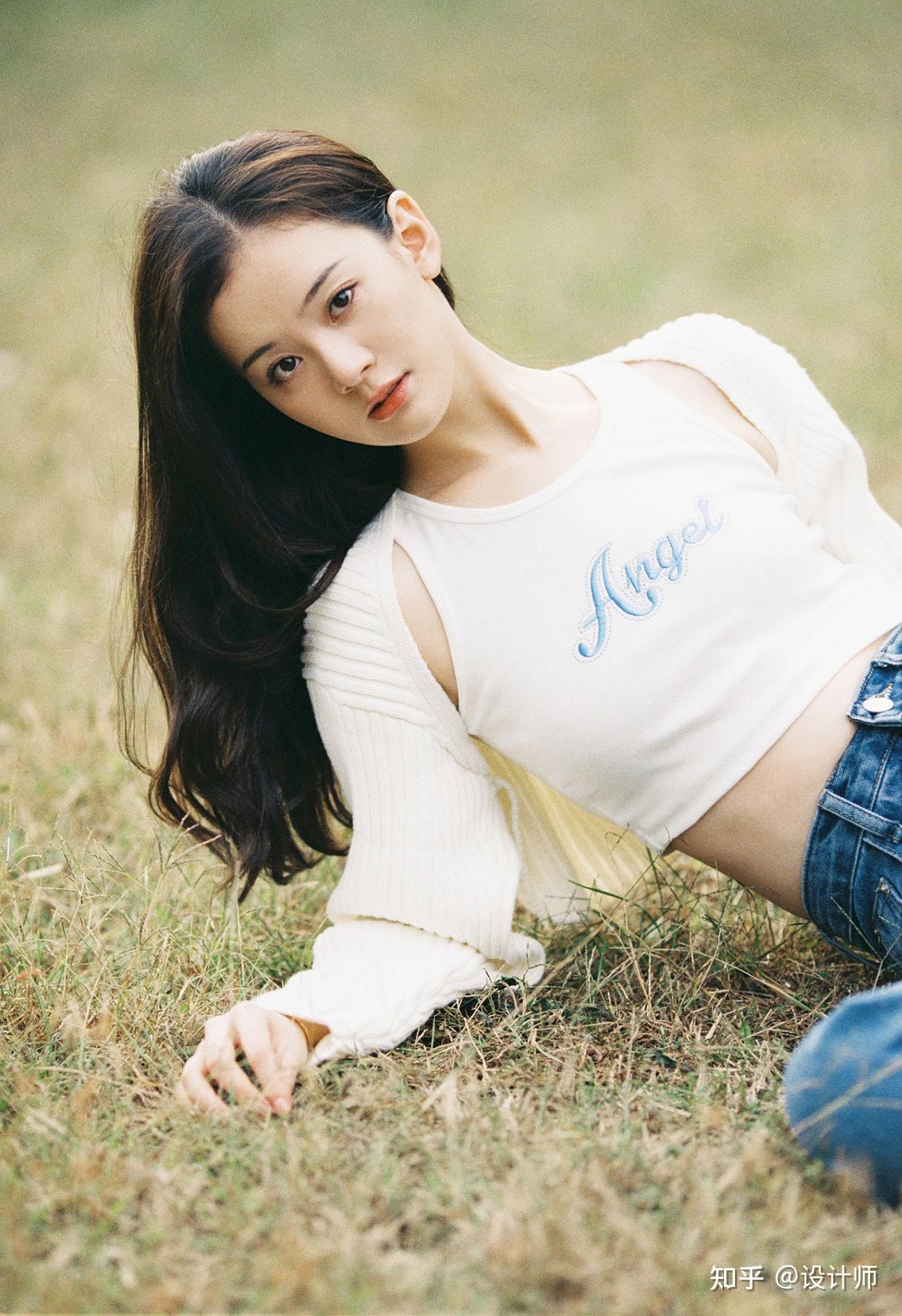 拍照不为手部摆姿发愁这些简约好看的手部动作都很推荐摆拍