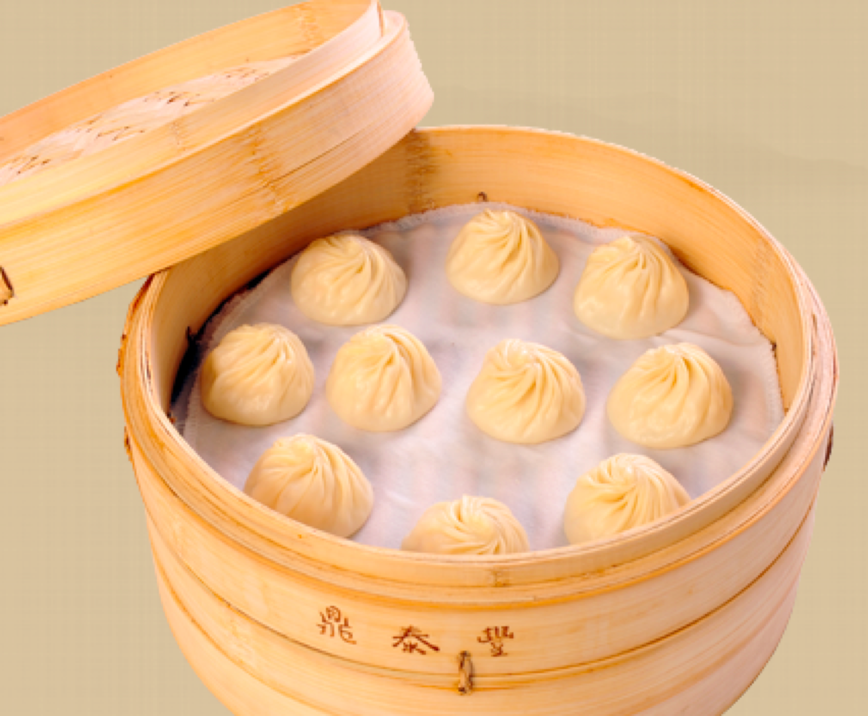 地址:6家分店人均:140靠小笼包能获得米其林一星的恐怕也只有鼎泰丰这