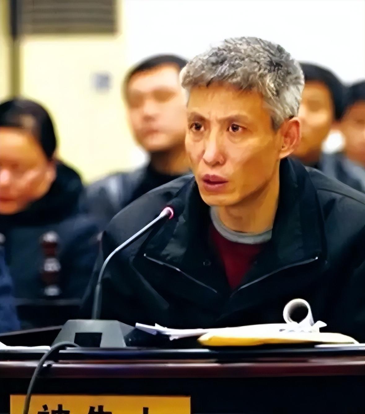 2000年,沈阳黑帮刘涌入狱,14名律师帮他减刑,最终结局如何?