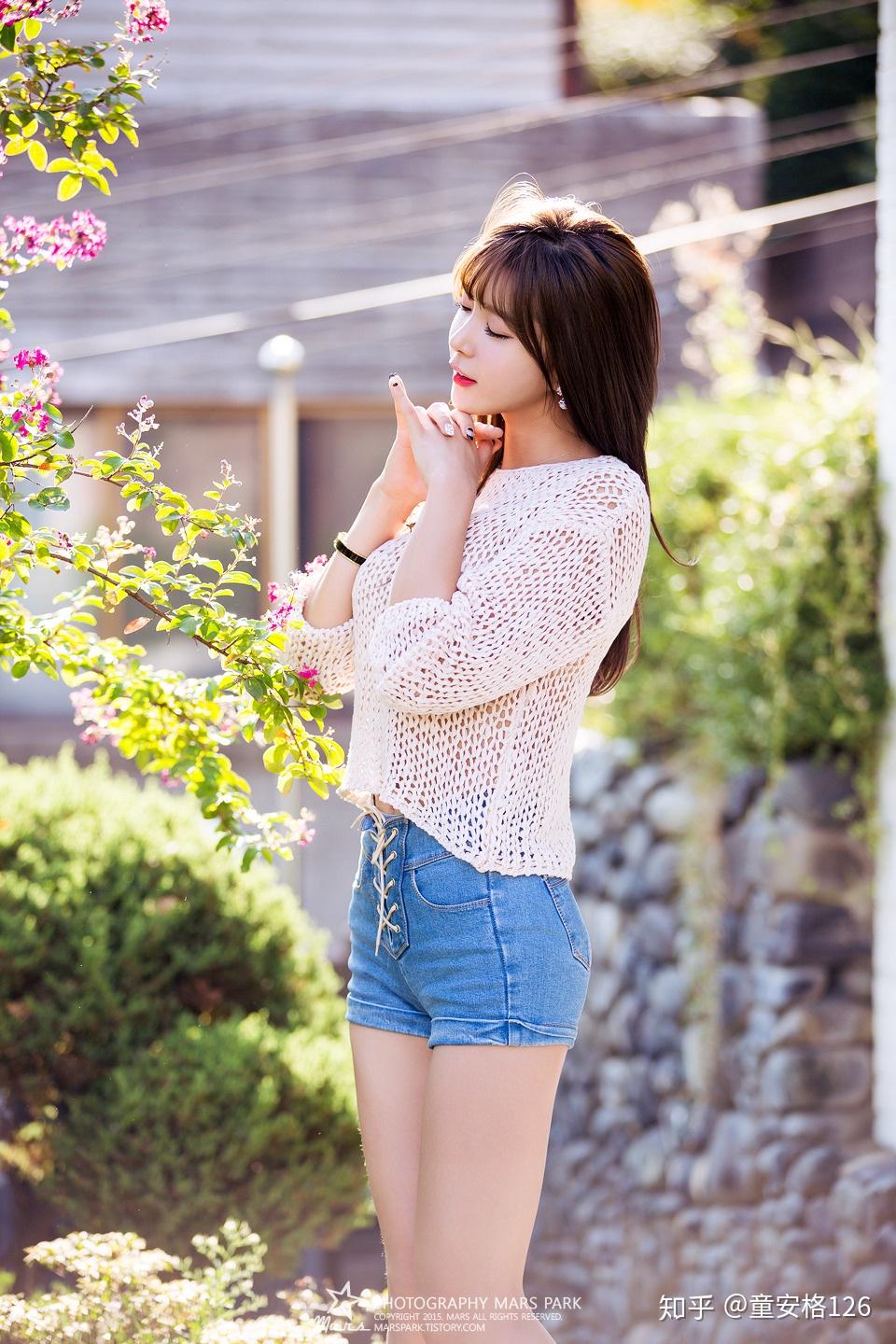 韩国热裤美女初秋午后阳光写真看这个韩国的小姐姐咋这么阳光