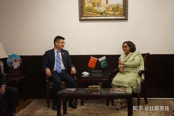 曾经十分高调的 中国首善 突然走进这个大使馆 知乎