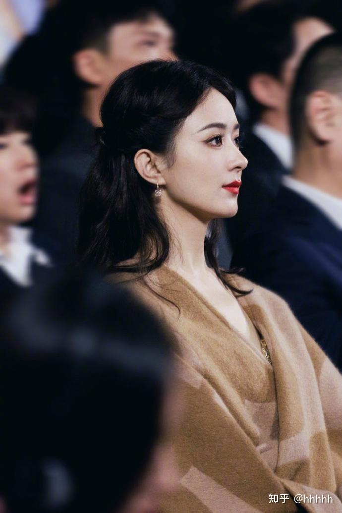 赵丽颖看着奖杯就笑了!这是为什么? - 知乎