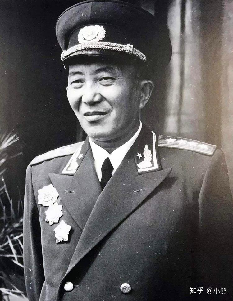 第一野战军授予的军衔数量虽少但却有六位将领担任副总理一职