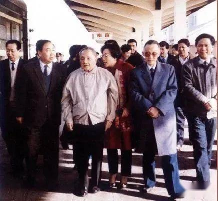 老照片之1992:邓小平南巡 带你重温“春天的故事” - 知乎
