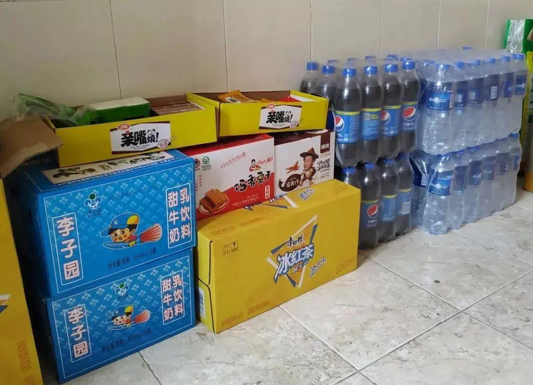 如何看待高同学运营零点校园零食盒子近一年日单量就达到600