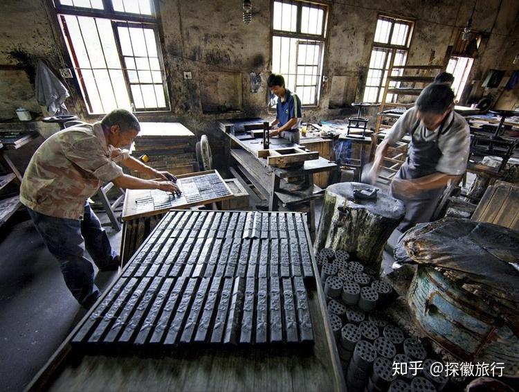 这是以松烟,桐油烟,漆烟,胶为主要原料制作而成的一种主要供传统书法