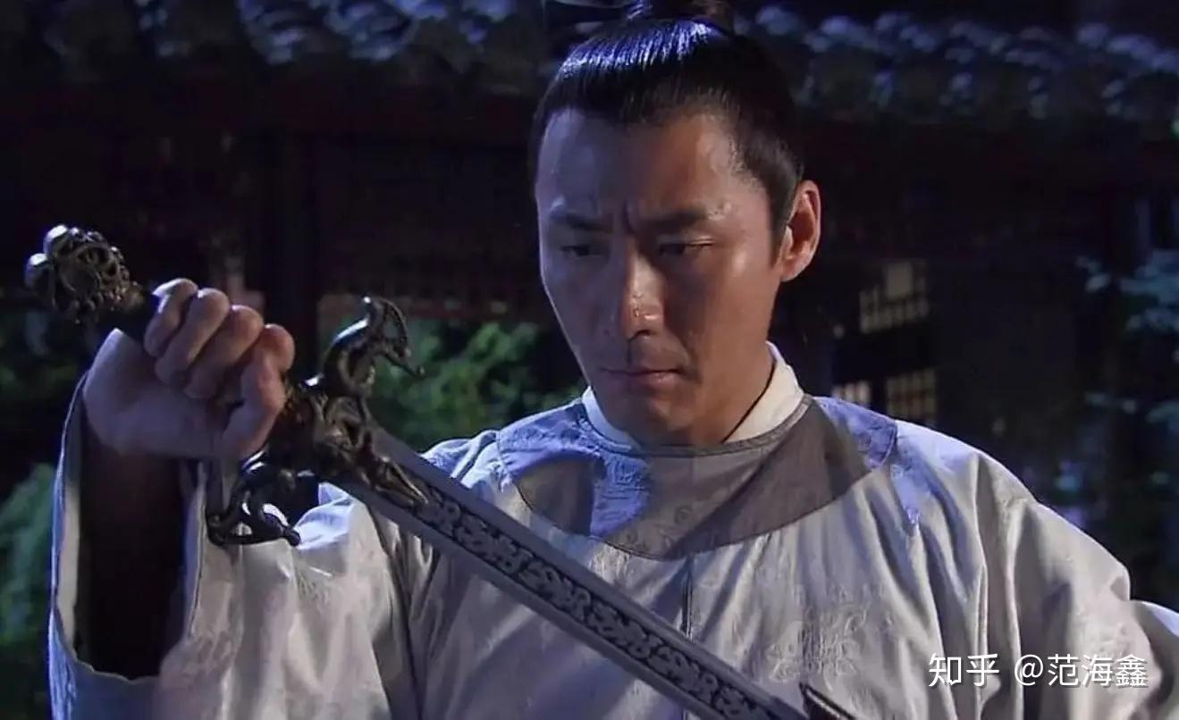 一个个的全特么用清朝刀,《神探狄仁杰》李元芳作为检校鹰扬卫中郎将