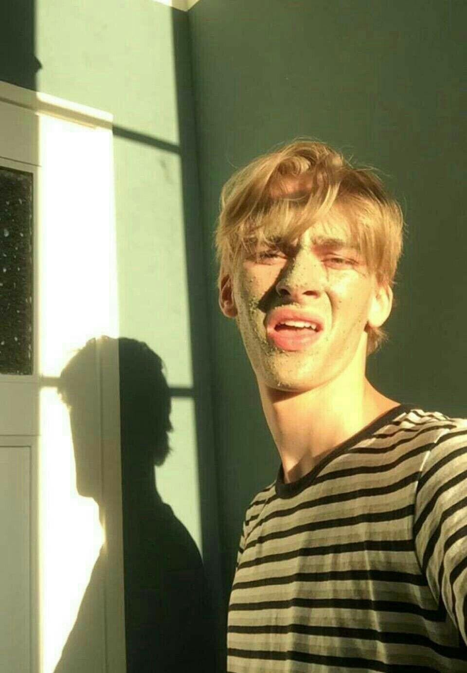 大家有喜欢的欧美帅哥吗欧美小鲜肉有没有那种金发碧眼的小鲜肉