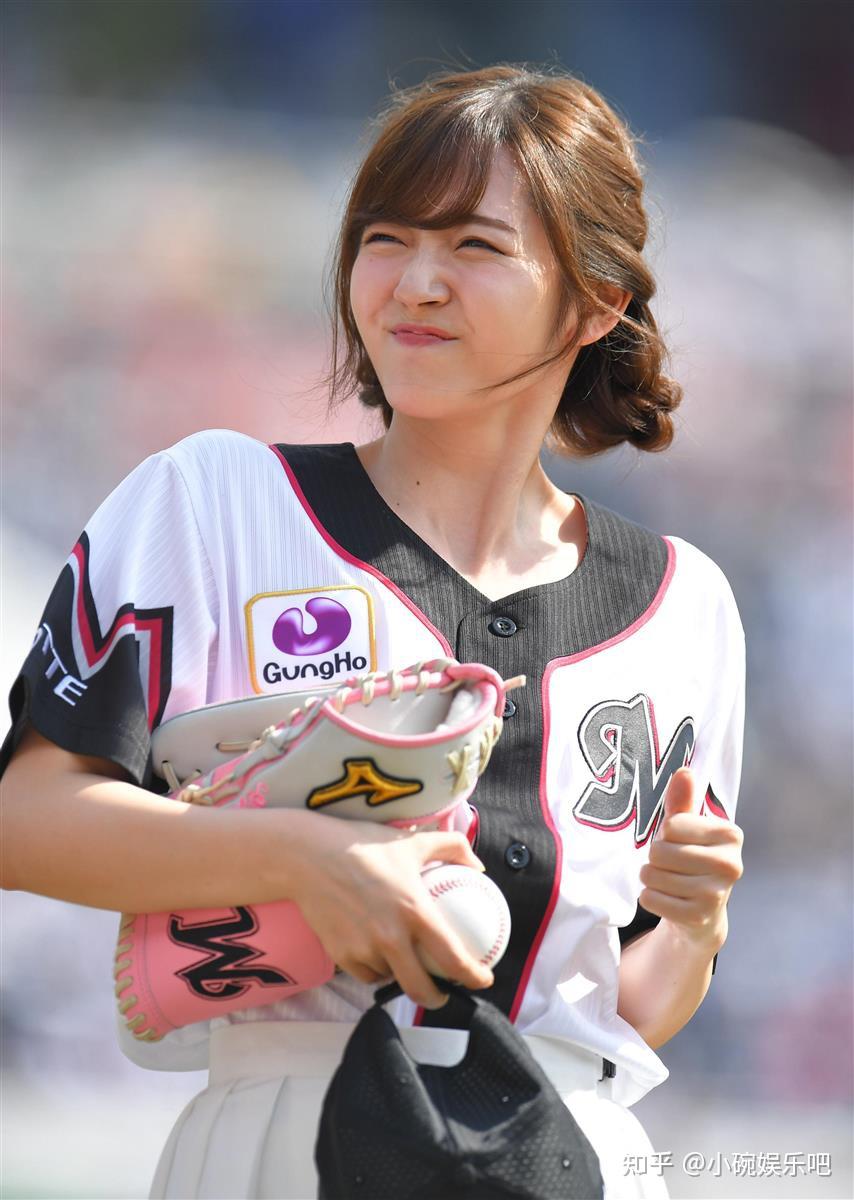 太可爱了迷你裙投球摄影师不再追球了铃木爱理