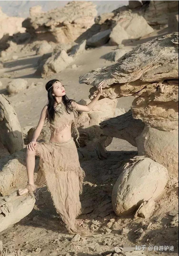 楼兰出美女微微一笑很倾城