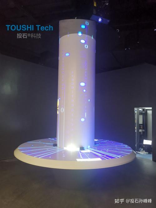 投石案例ii北京奔驰展厅光影瀑布投影柱互动装置