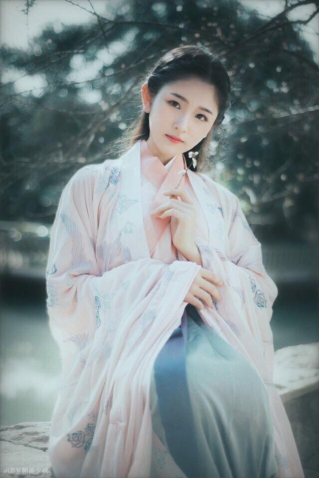 有哪些非常唯美的单人古风女生图片,要高清的? - 知乎