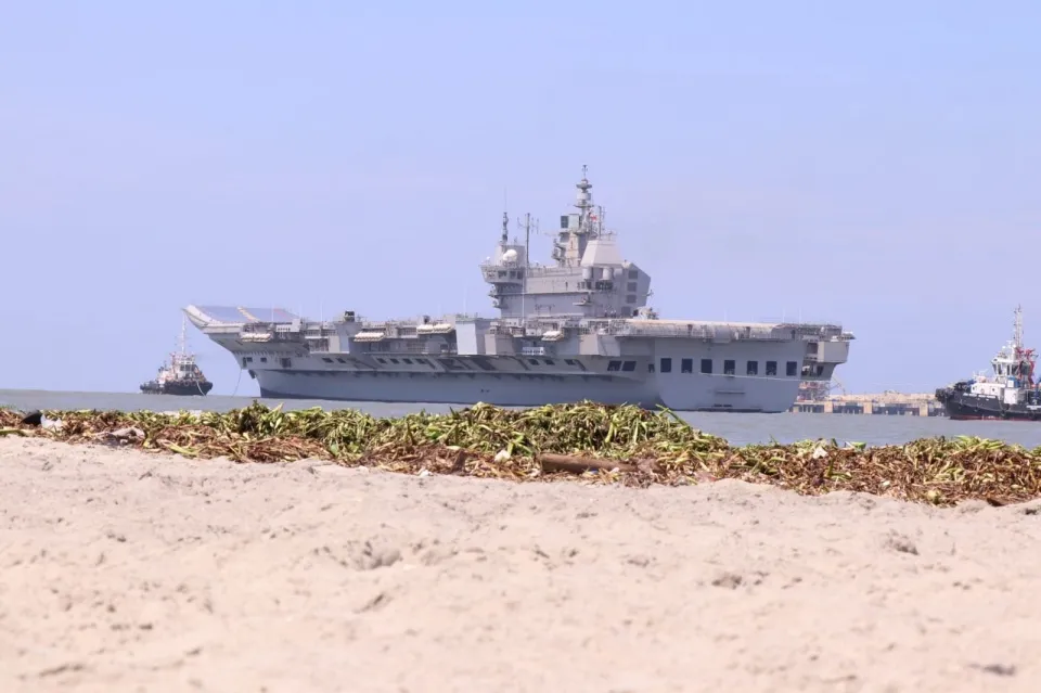 不断近日的维克兰特号航母在新一次试航中再次因频繁"磕头"而大出洋相