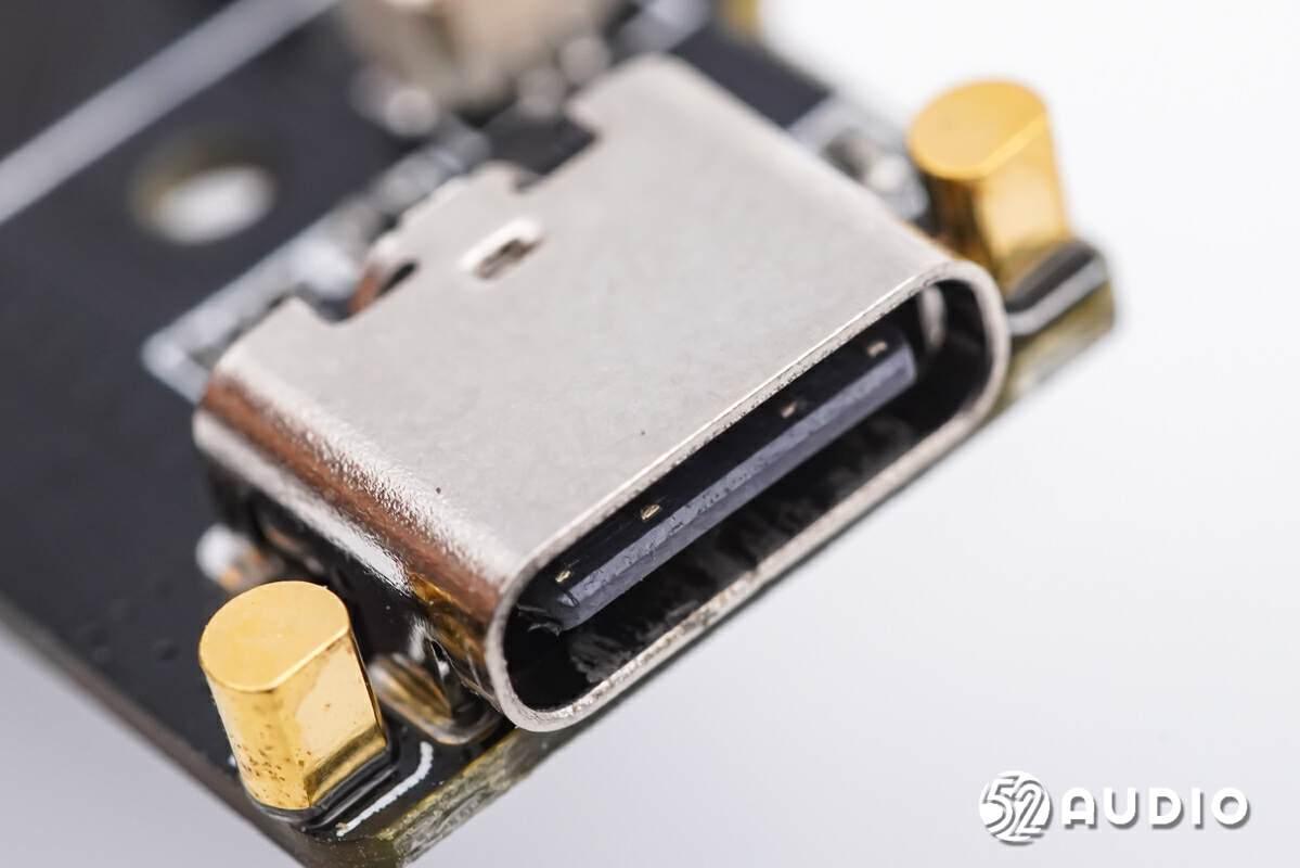 comica科唛vimoc3无线领夹麦克风拆解20ms低延迟传输200m连接距离