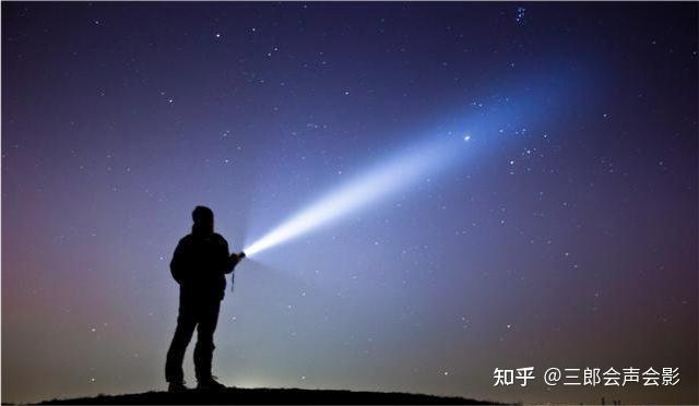 剪映专业版智能打光如何使用?点光源和平行光有什么区别?
