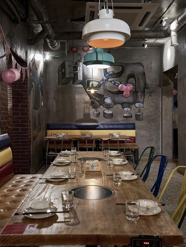 餐厅设计篇复古做旧工业风个性壁画点睛之笔美食餐饮店面实景欣赏