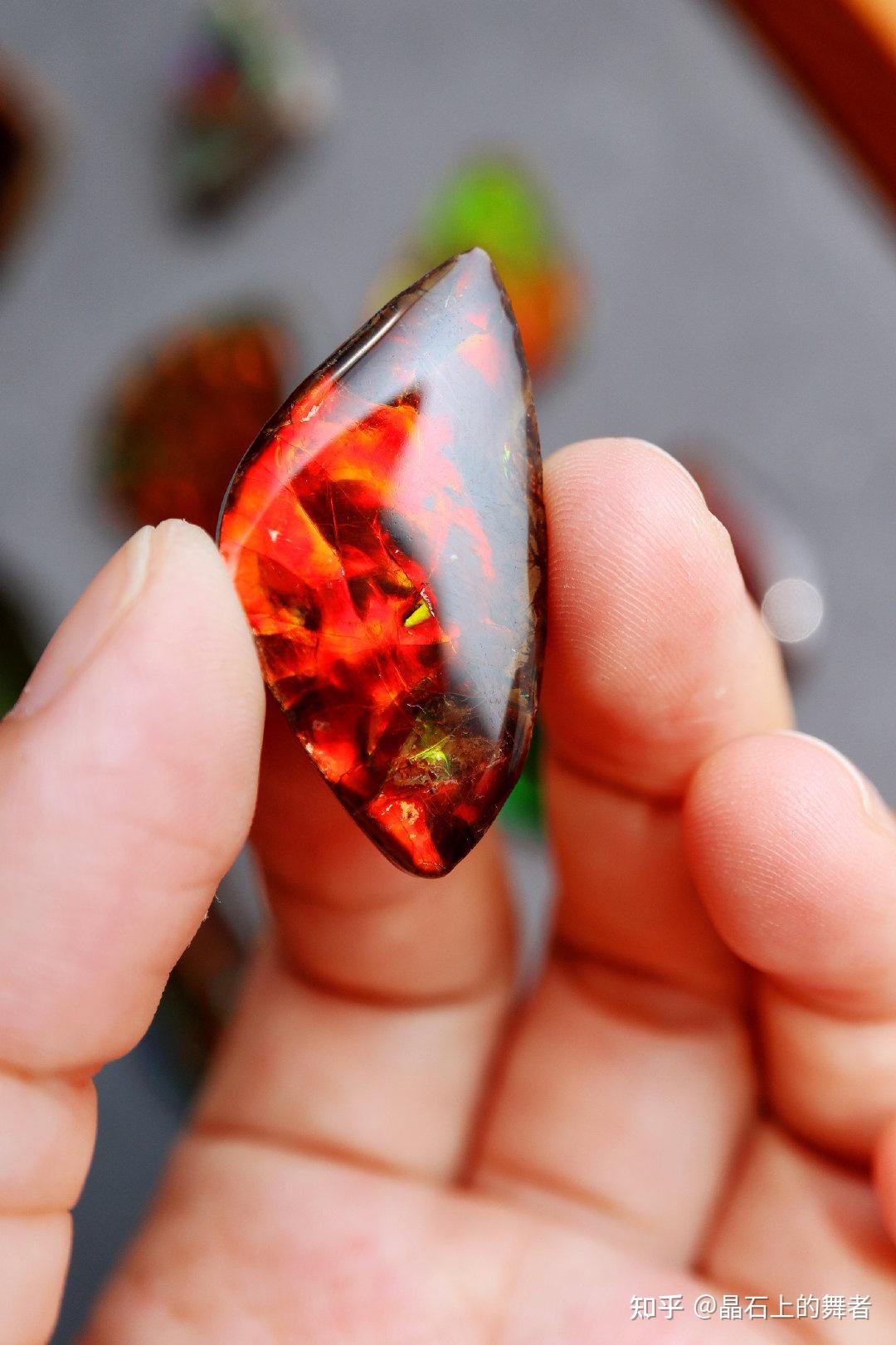 斑彩宝石什么颜色的好? - 知乎