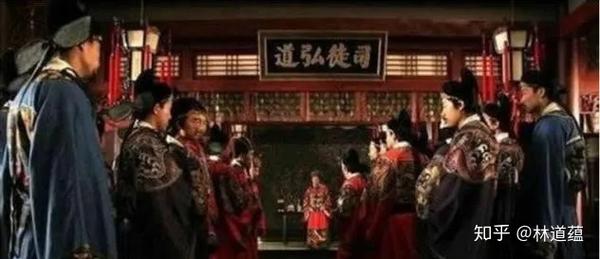 明代廷杖大臣的次数 为什么会两头少,中间多?