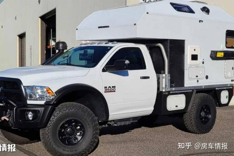 道奇皮卡变身越野房车67t柴油配6at空间不大两人住宿也不差