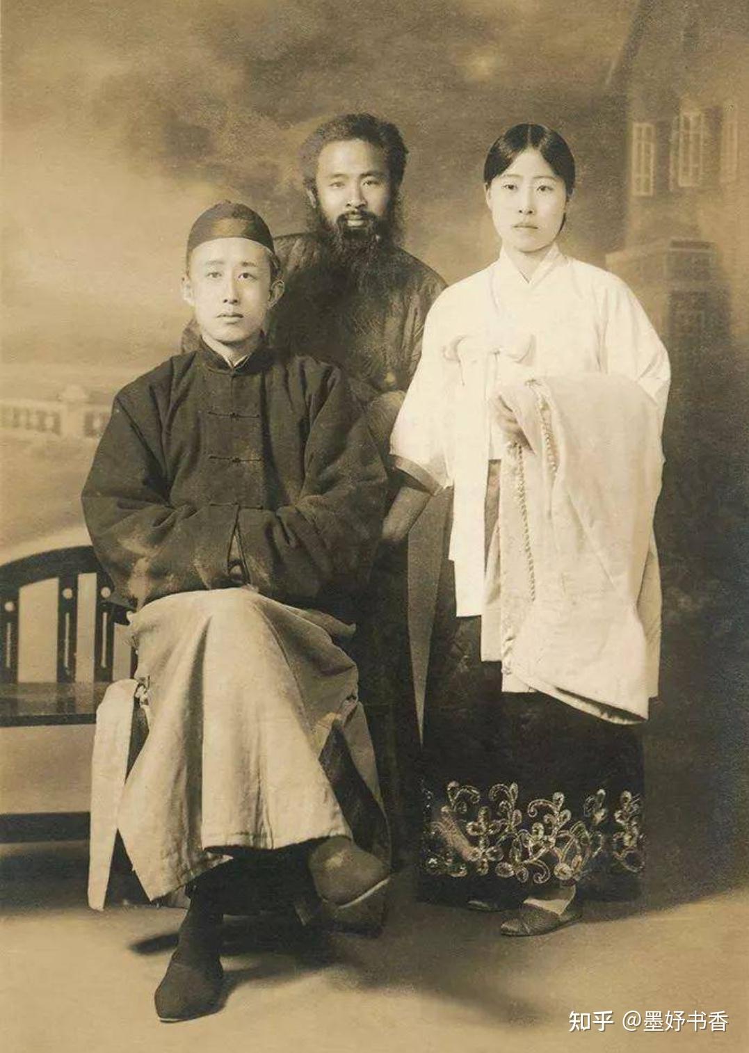 15岁嫁给张大千,结婚25年为他生下8个孩子,40岁为何坚决离婚?