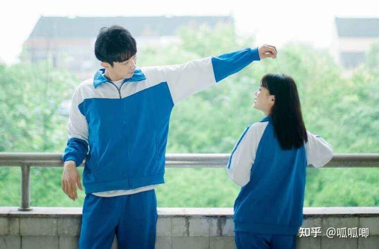 暗恋一个男孩子怎么办,该不该告诉他