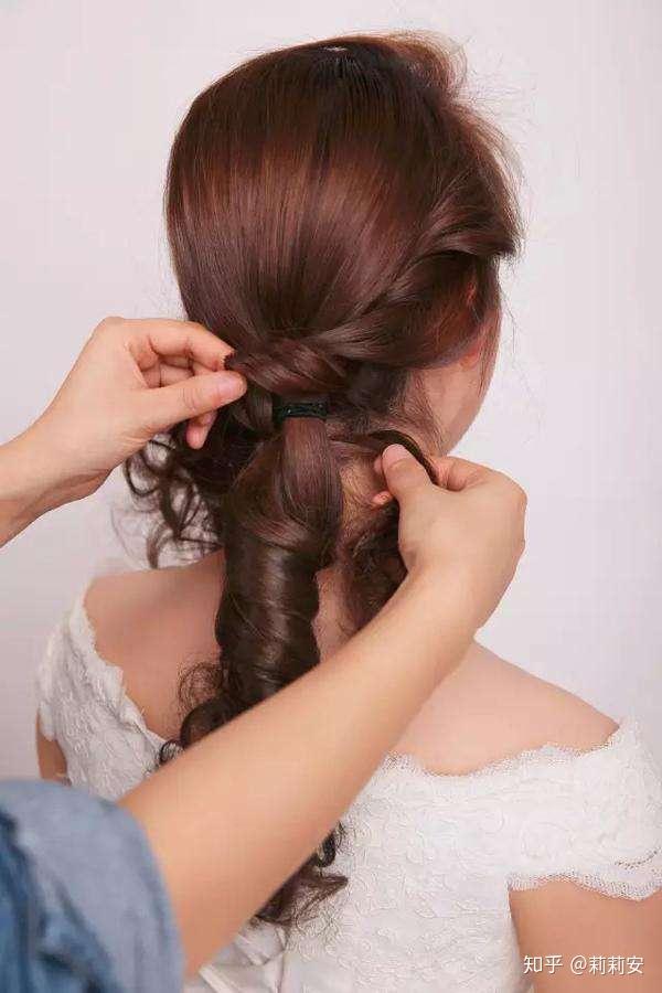 盘发干货森系甜美三股扎辫教程做个仙气十足的新娘