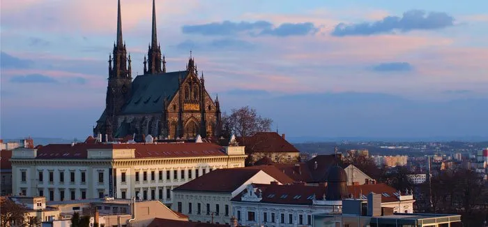 大学,包括上榜了2022qs世界大学排名的马萨里克大学和布尔诺理工大学