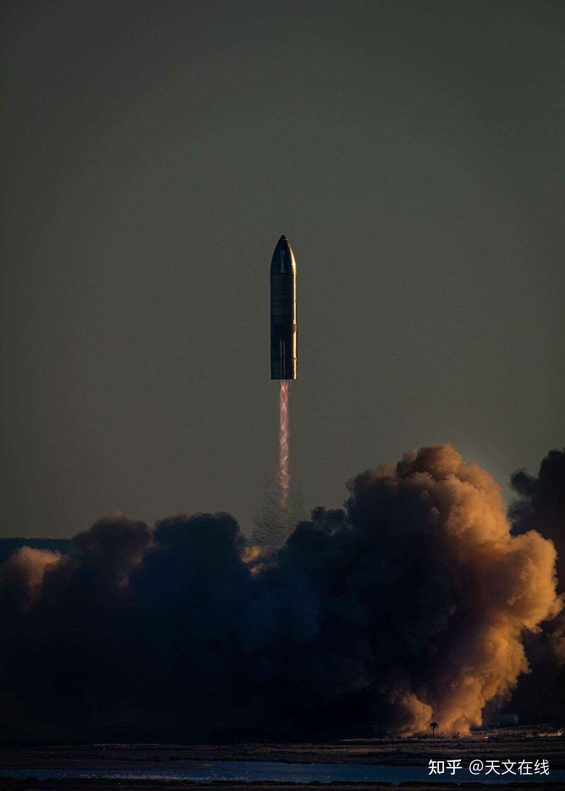 天上那个是什么?那是spacex的火箭,尽管看起来一点都不像