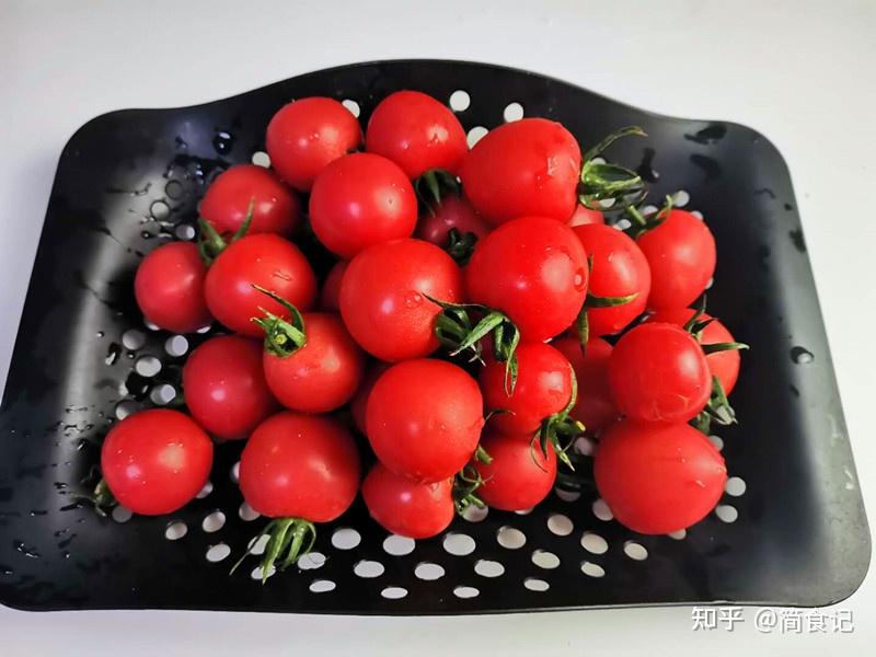 为此小简特意请教了水果摊贩,他说,爱吃圣女果的人要留意!