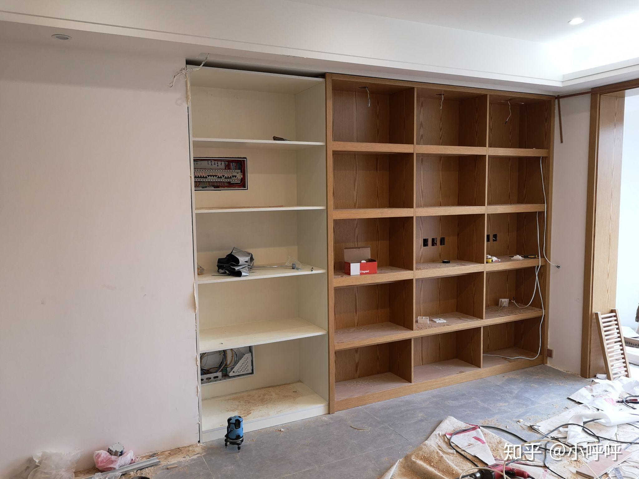 装修时如何拥有整面墙的书架,是找装修公司的木工做,还是有其他渠道