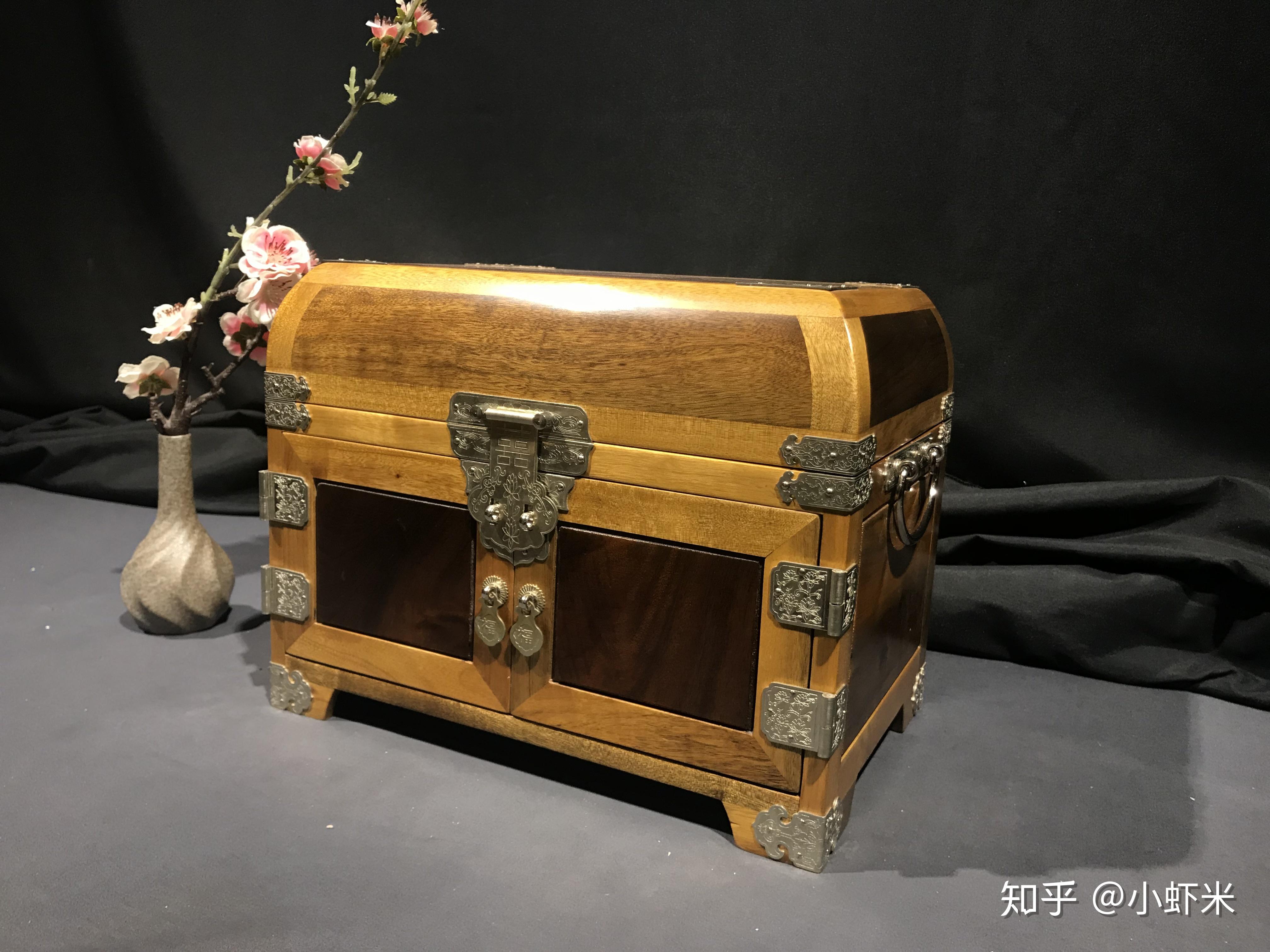 金丝楠木官皮箱