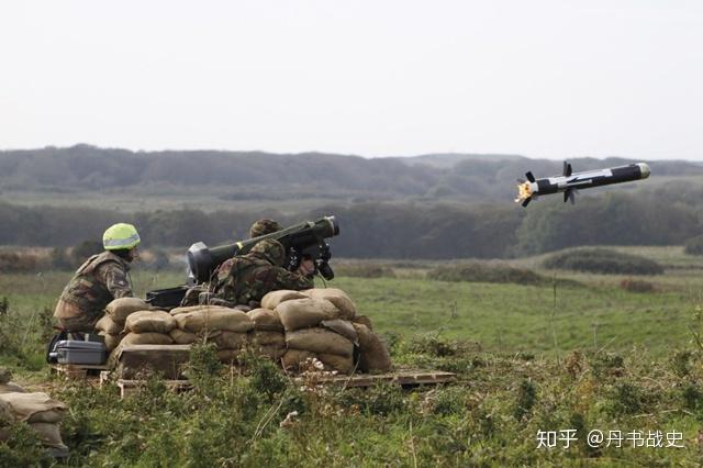 安装60台发动机的反坦克导弹龙式射程才1000米美军很讨厌它